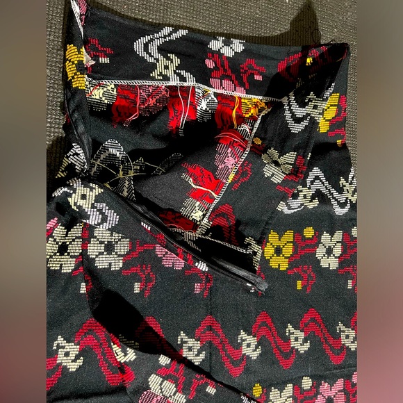 Burmese classic handmade wavy and floral long skirt with zip. Designer tailored. - Picture 6 of 6